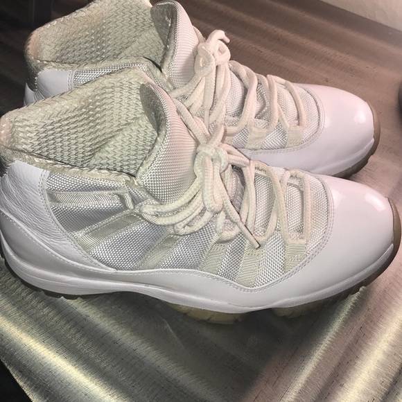 2009 anniversary Jordan 11’s - Picture 2 of 7